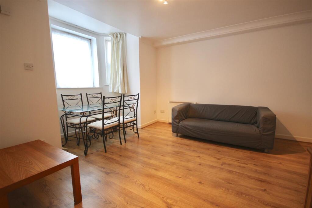 Alhambra Road, Southsea - View 5