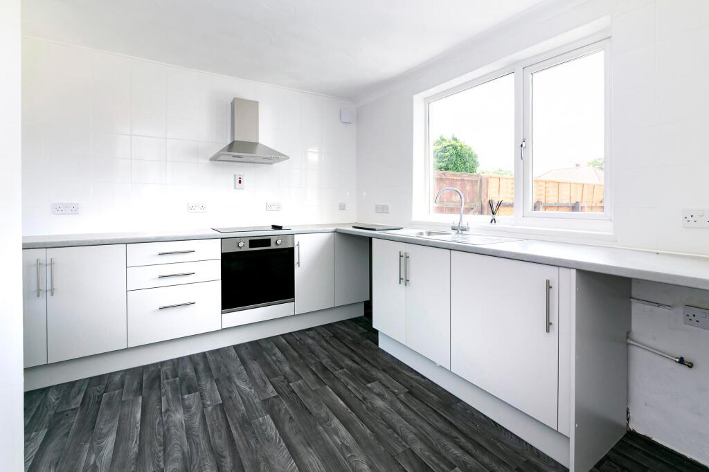 12 Princess Road, Market Weighton, York, East Yorkshire, YO43 3BY photo 4