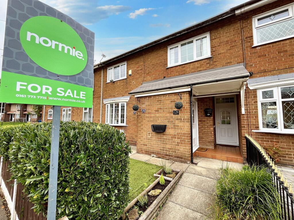 Main image of property: Oak Lane, Whitefield, M45