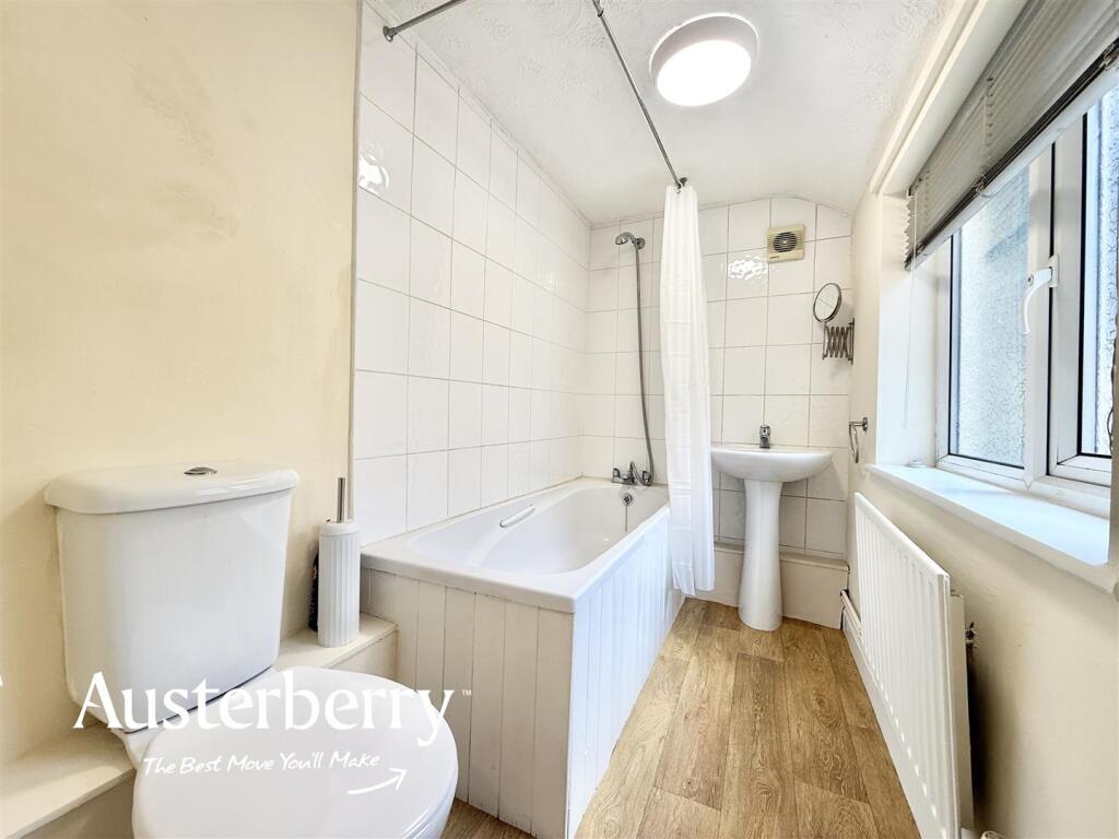 House in Stoke-on-Trent, Sandford Hill - More