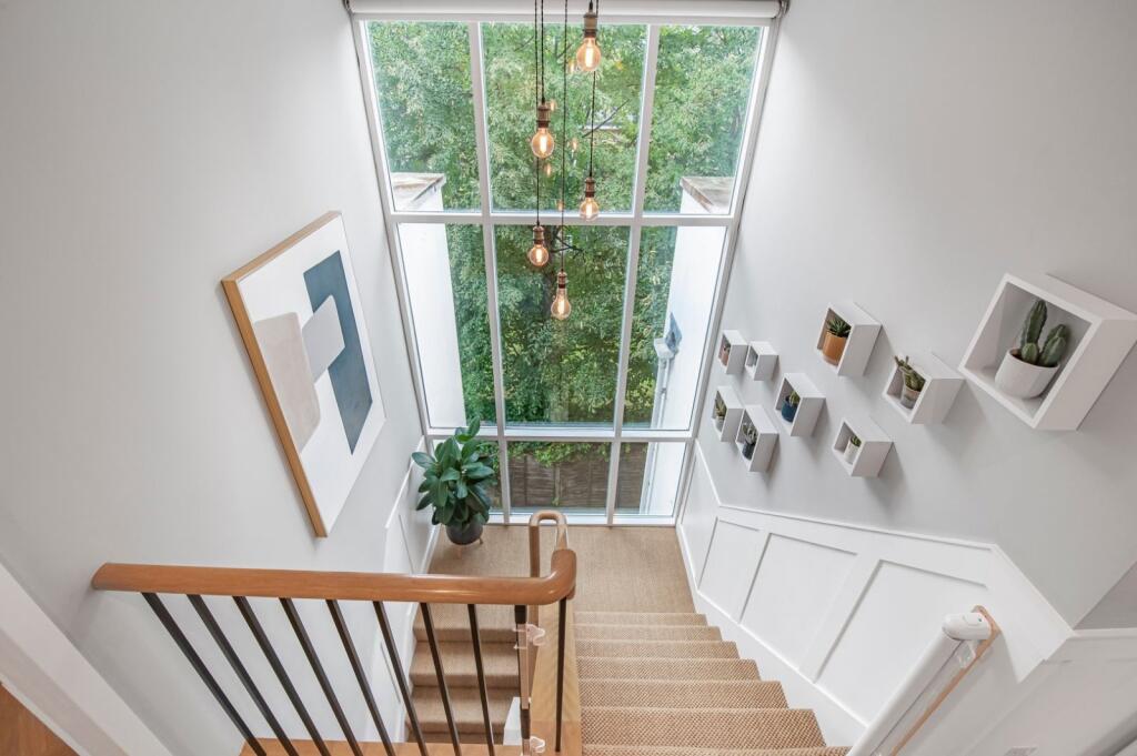 Main image of property: Penwith Road, Earlsfield, London, SW18