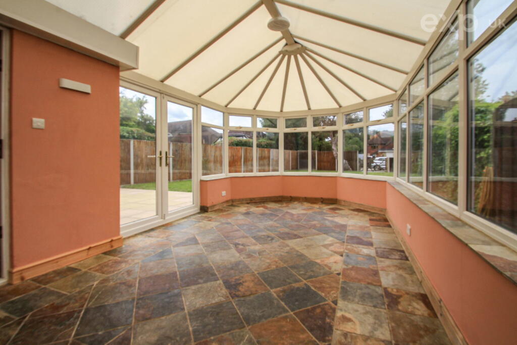 House in Dartford - More