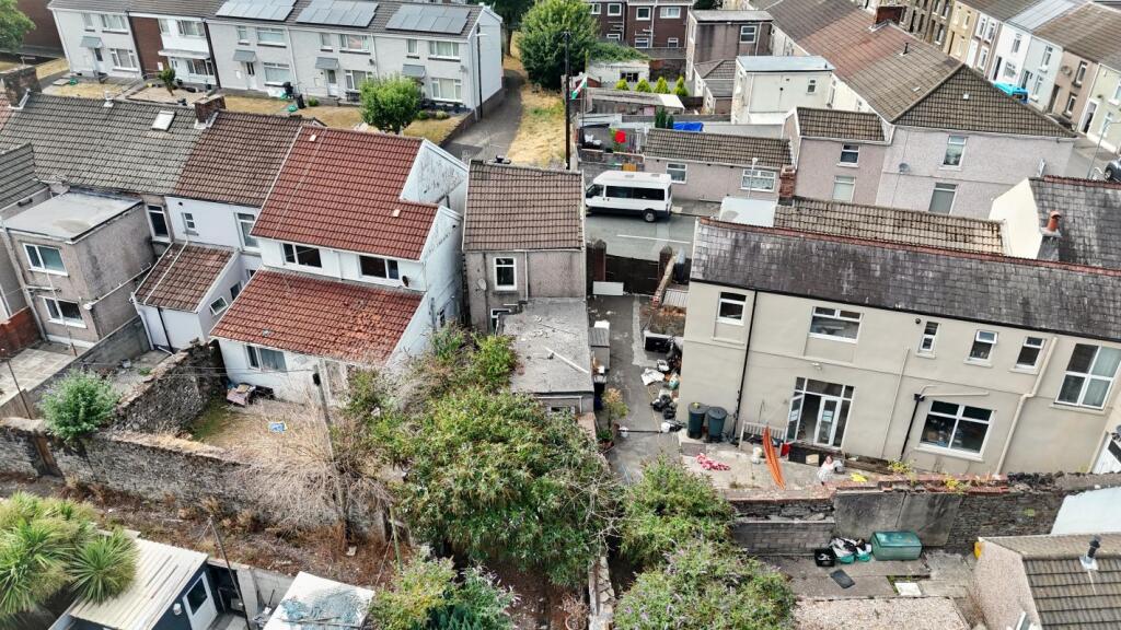 53 Hunter Street, Neath, West Glamorgan, SA11 2RP photo 4
