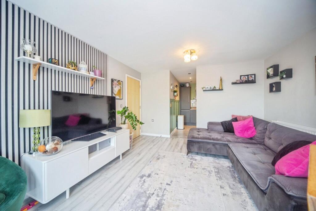 Apartment in Southampton - View 4