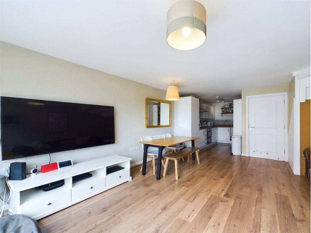 House in Slough - View 4