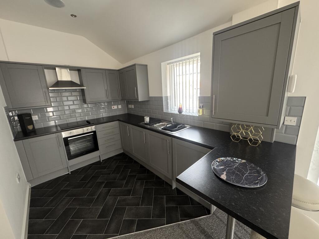 82, Hoddesdon Crescent, Dunscroft, DN7 4HJ. photo 2