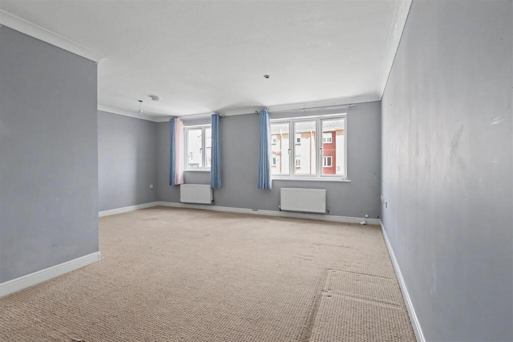House in Nottingham, Daybrook - View 4
