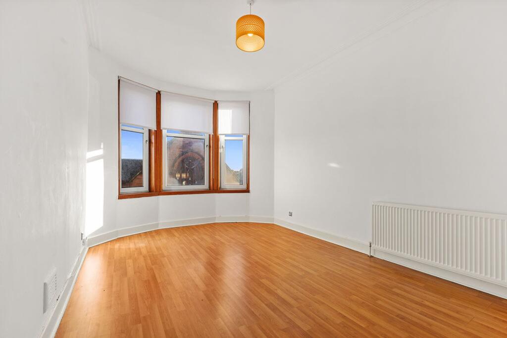 Apartment in Renfrew, Renfrewshire - View 2