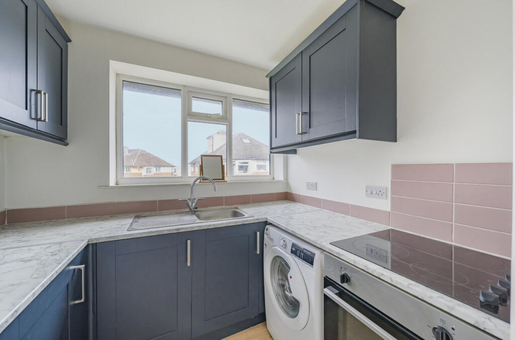 Butts Road, Faringdon, Oxfordshire, SN7 photo 2