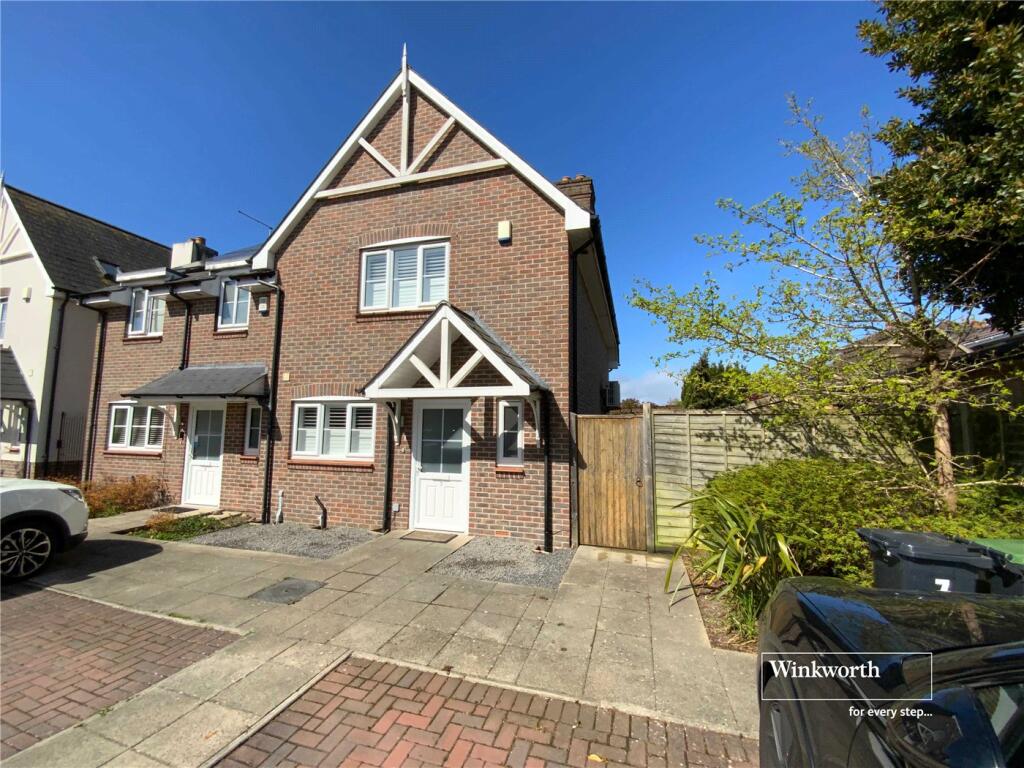 3-bed semi-detached on Bryant Close, Christchurch, Dorset, BH23, £435,000