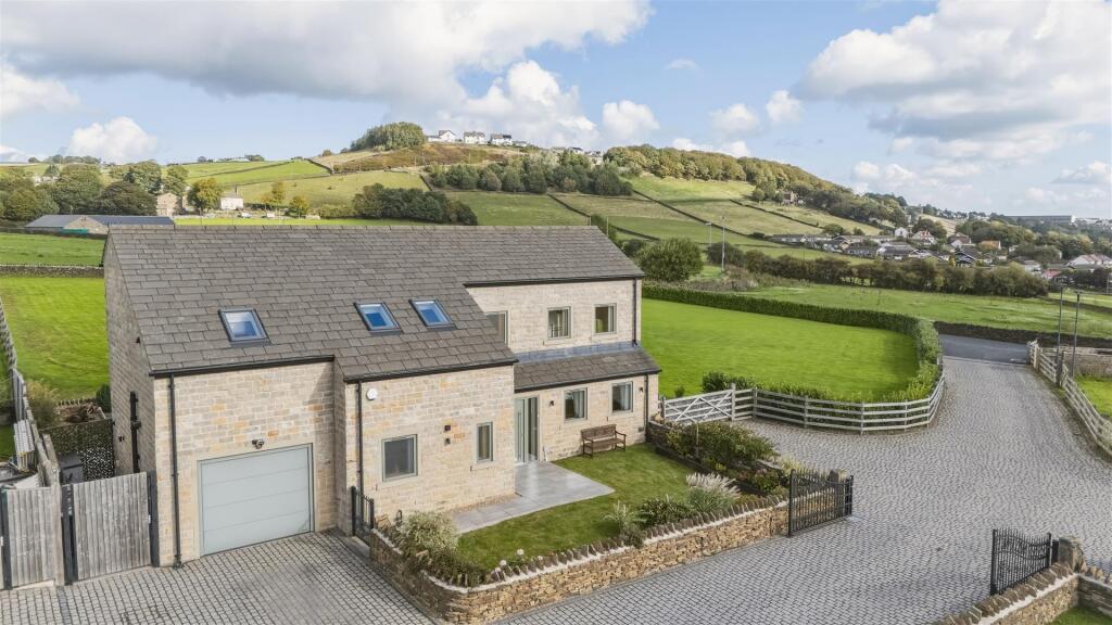 Main image of property: 59 Maypole View, Winterburn Lane, Warley, Halifax, HX2 7AG