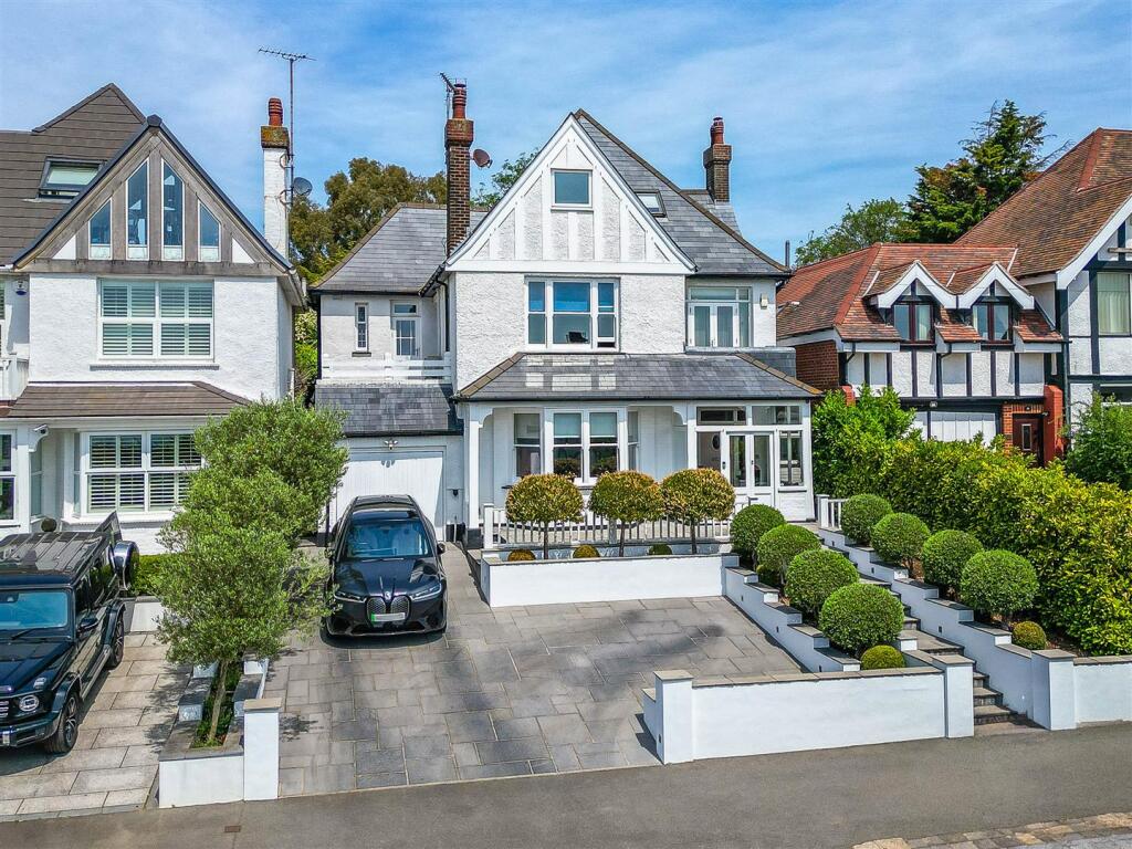 Main image of property: KINGS ROAD, Chalkwell