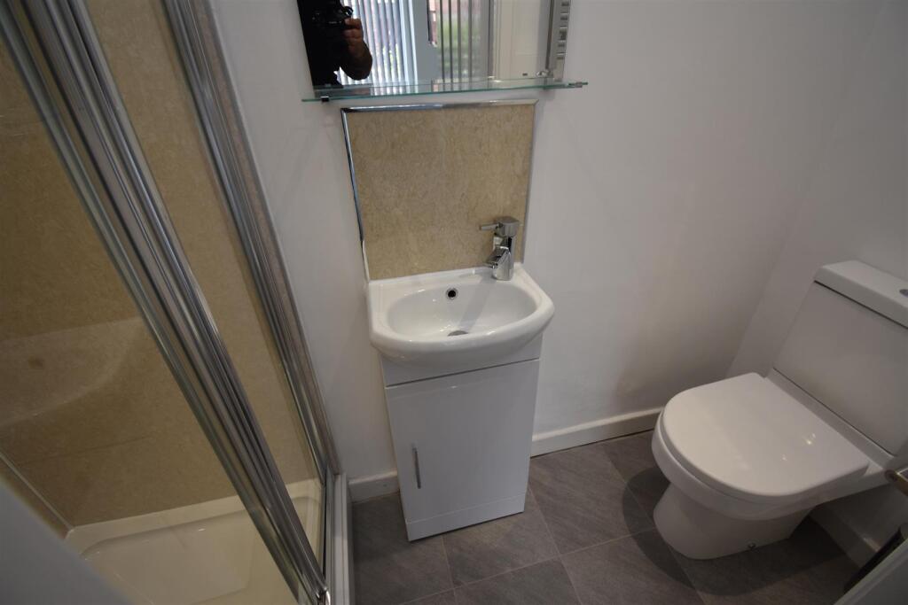Victoria Avenue, Springfield, Wigan, WN6 7AN photo 5