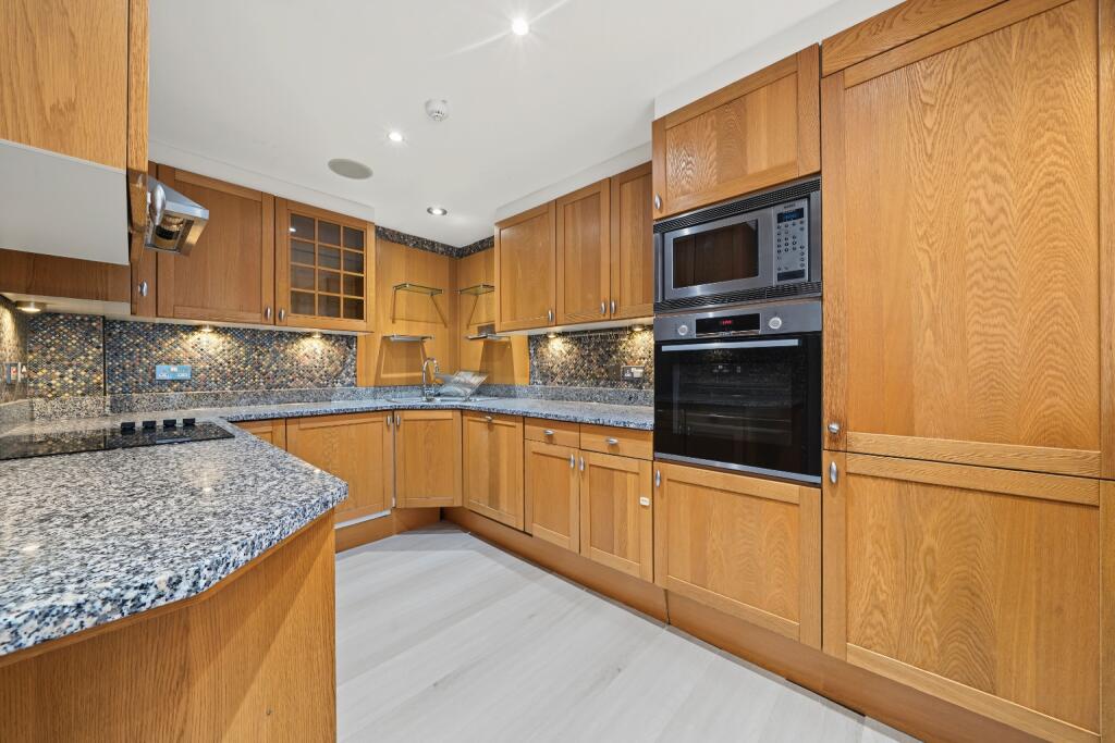 Apartment in London - More