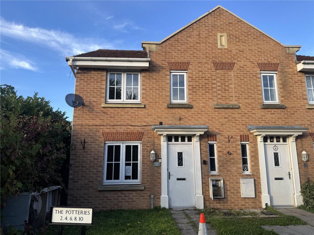 3-bed semi-detached on The Potteries, New Rossington, Doncaster, South Yorkshire, DN11, £170,000