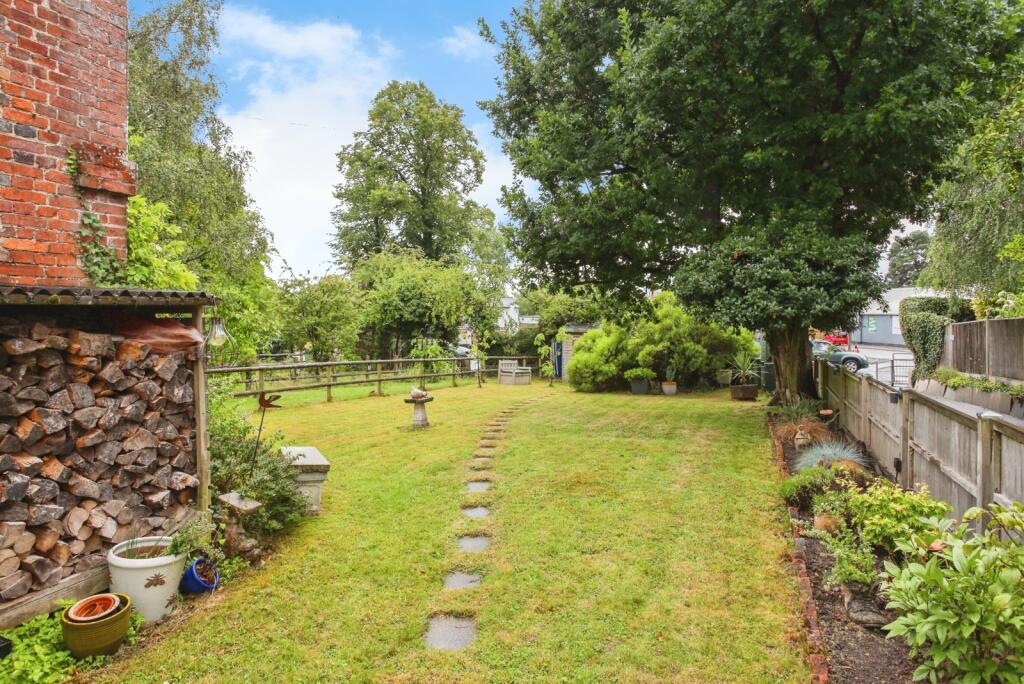 House in Tonbridge - View 5