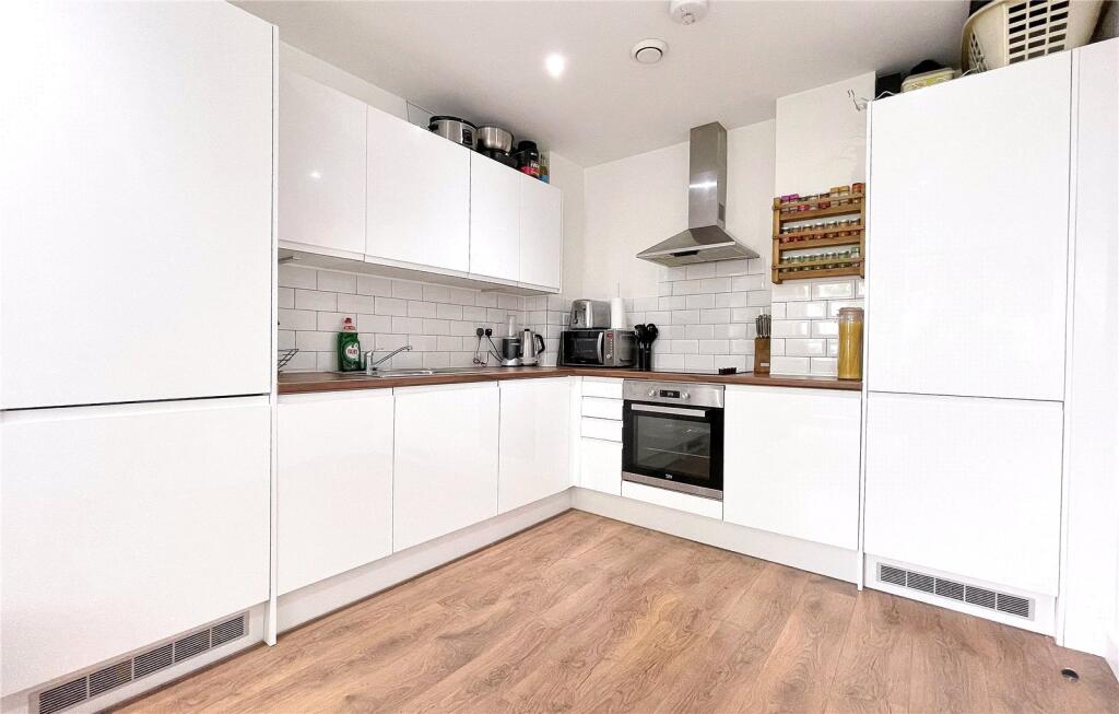 Apartment in Worthing, West Sussex - View 2