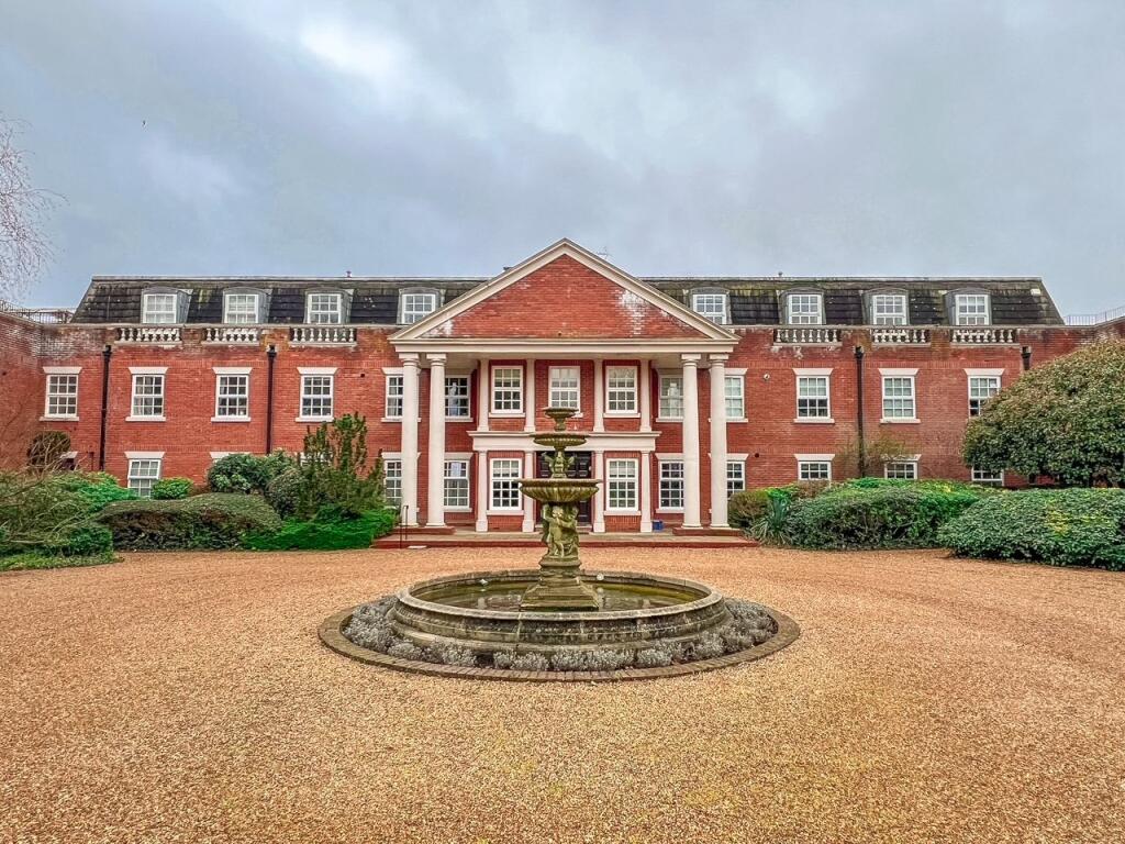 Main image of property: Molesey Park Road, East Molesey, KT8