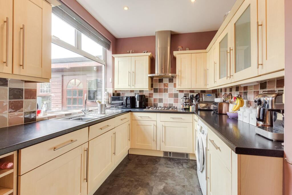 House in Sidcup, Halfway Street, Blackfen - More