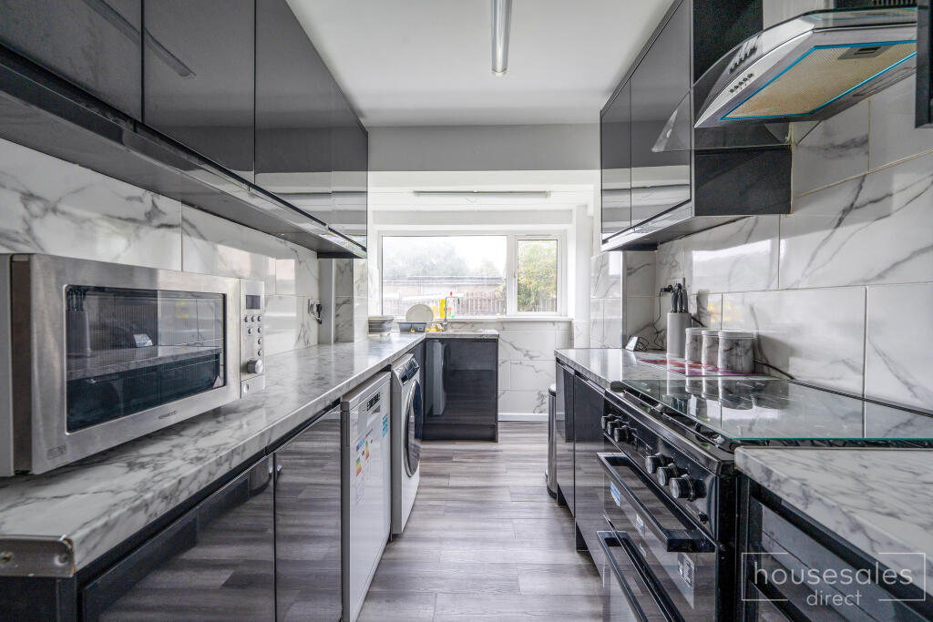House in Bradford, Steeton with Eastburn - View 2