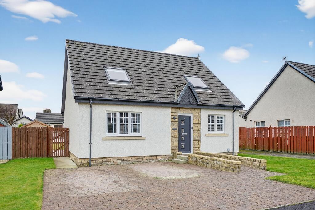 Main image of property: 10 Marshall Gardens, Kilmaurs, KA3 2TZ