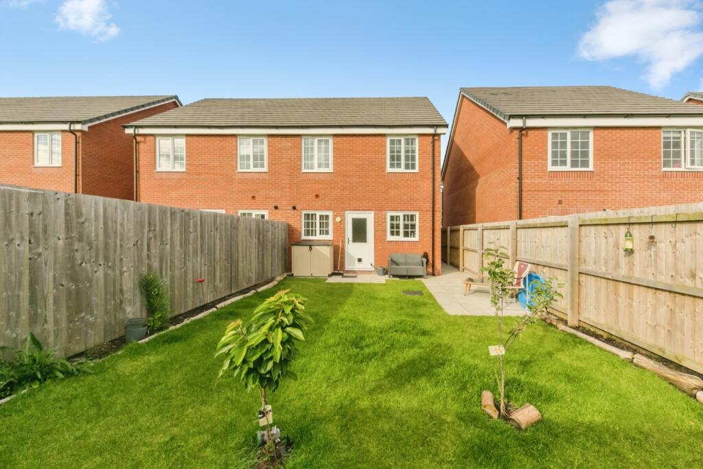 House in Hartford, Cheshire West and Chester - More
