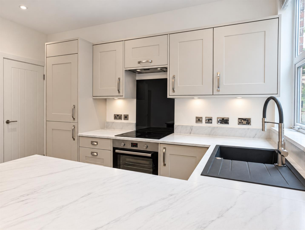 House in Nottingham - View 4