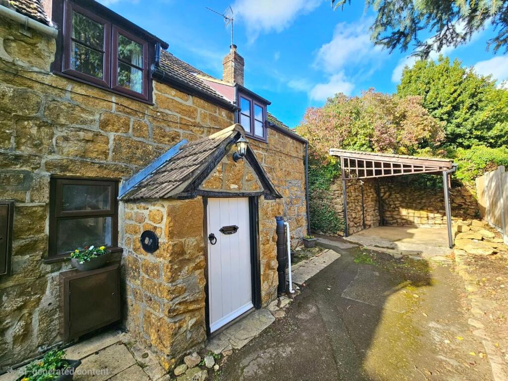 3-bed house on Westend, Dursley, GL11, £320,000