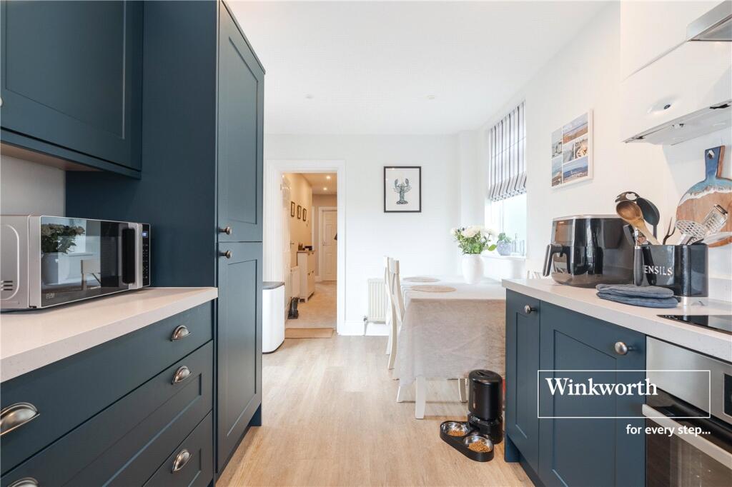 Apartment in Christchurch, Pokesdown, Bournemouth - View 4