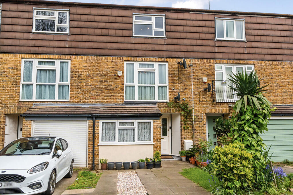 Main image of property: Closemead Close, Northwood, Middlesex
