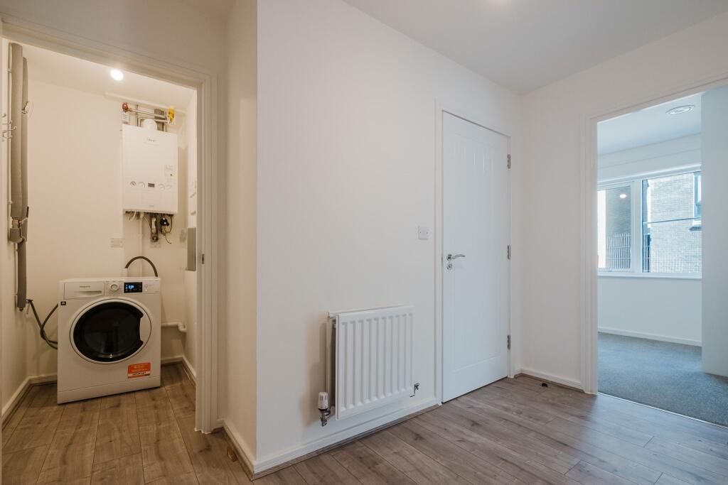 Apartment in Chelmsford - View 4