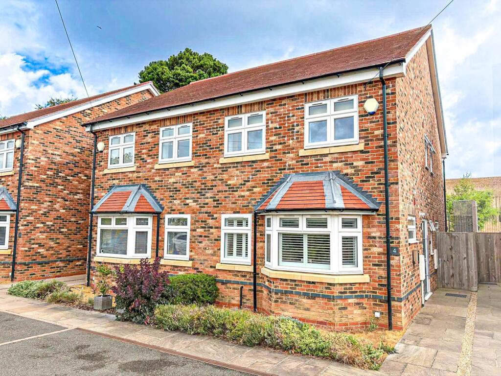 Main image of property: Hillview Close, Sonning Common, South Oxfordshire