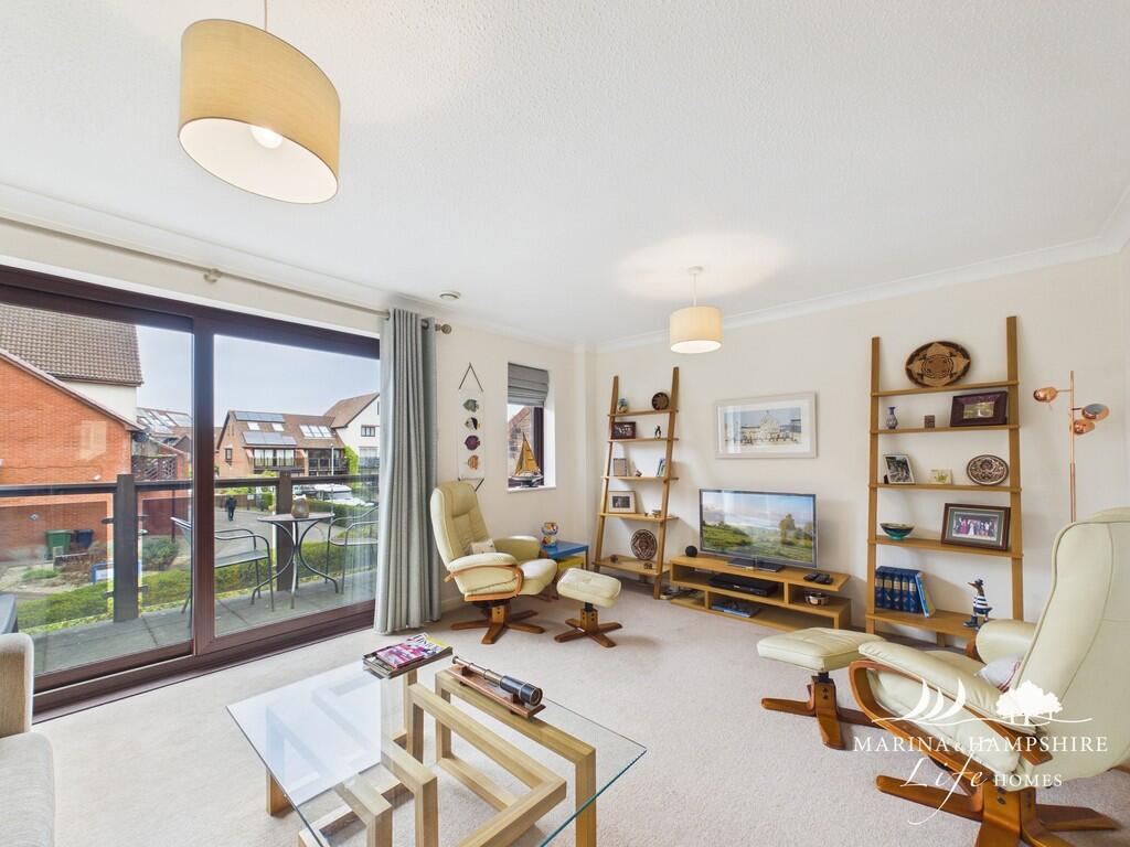 Carne Place, Port Solent photo 3
