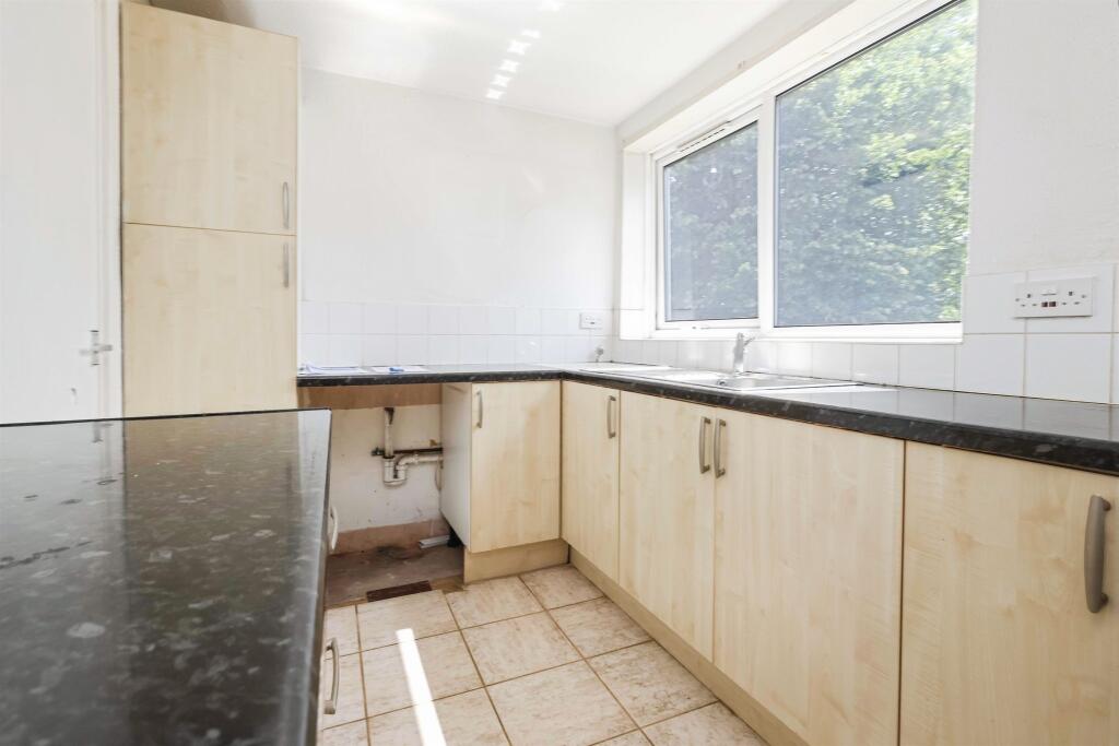 Gravelly Hill North, Erdington, Birmingham photo 2