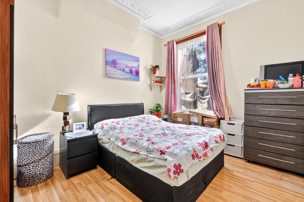 House in London - View 5