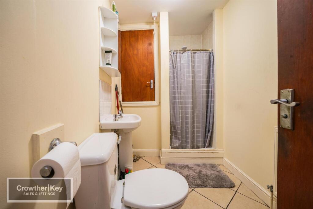 Apartment in Stockport - View 4