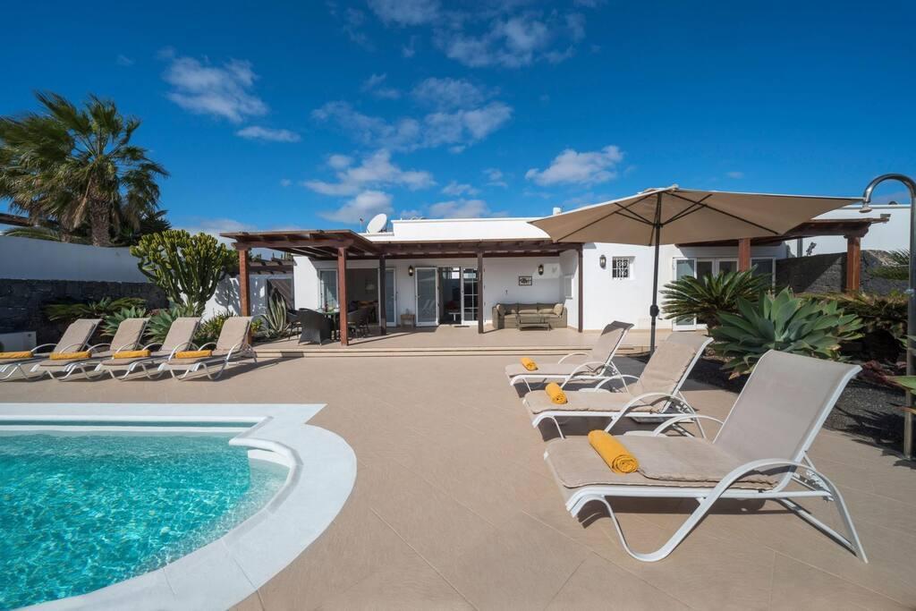 Main image of property: Canary Islands, Lanzarote, Playa Blanca