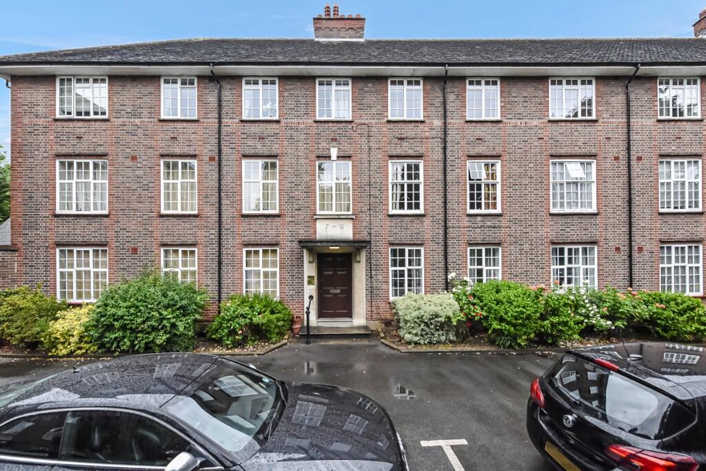 Main image of property: The Green, London, N14