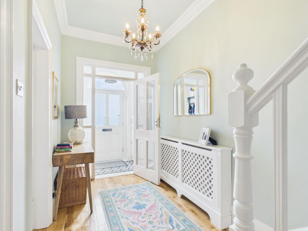 House in Nottingham - View 5