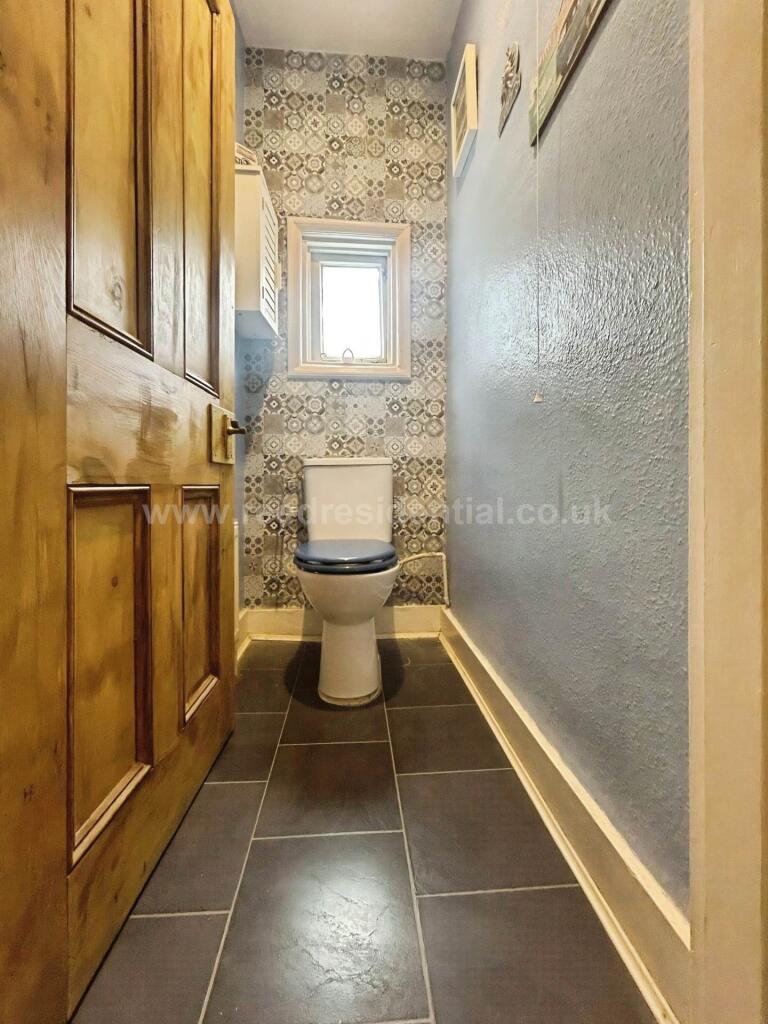 Apartment in Southend-on-Sea, Essex - View 5