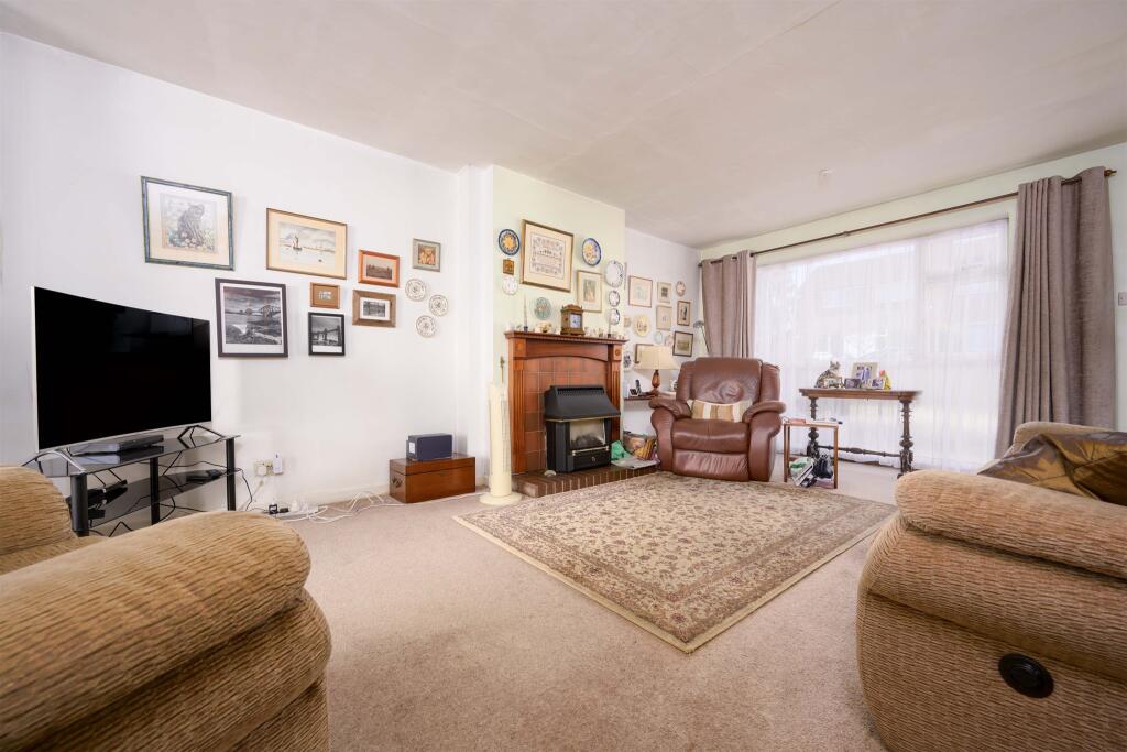 House in Kettering, Leisure Village - View 4
