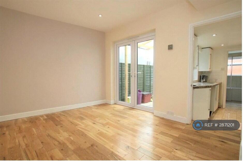 Main image of property: Stanley Street, Reading, RG1
