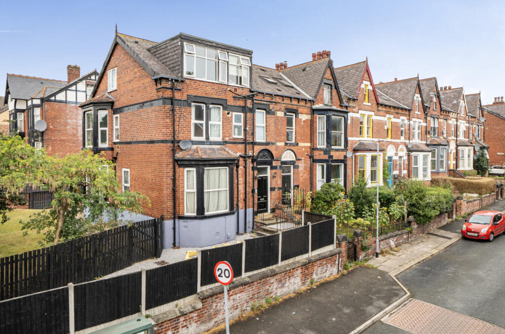 Apartment in Leeds, Harehills Corner, Harehills - View 4