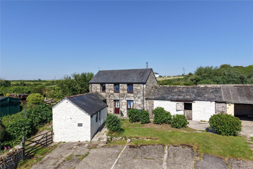 2 bedroom semi detached house for sale in Cockwells, 