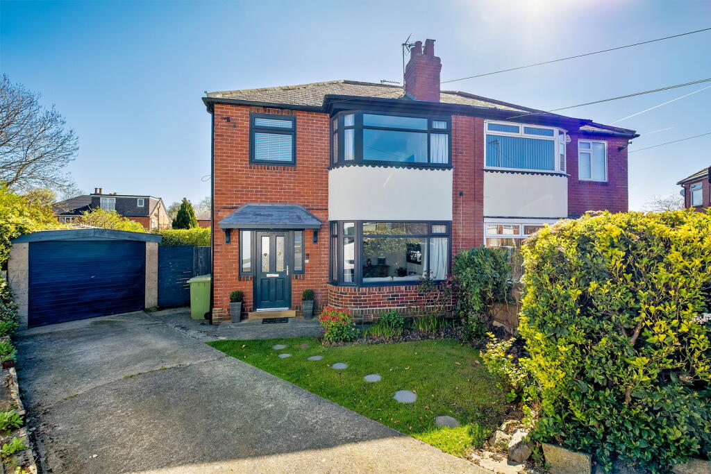 Main image of property: Stainburn Gardens, Moortown, Leeds, LS17 6PT