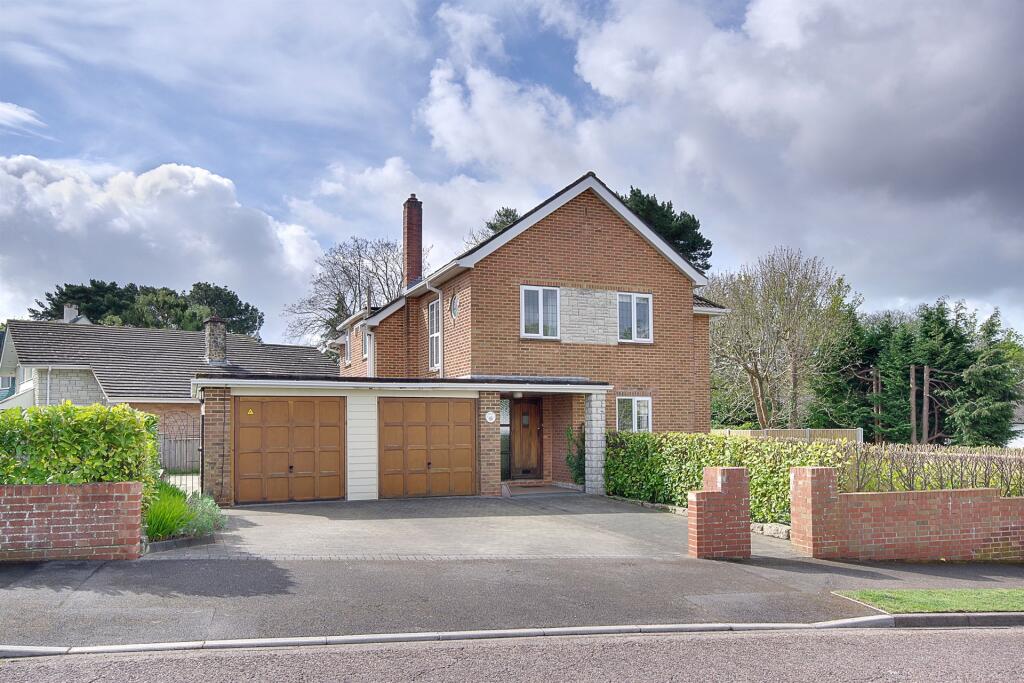 Main image of property: Queens Park