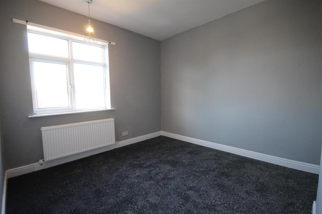 House in Wakefield, West Yorkshire - More