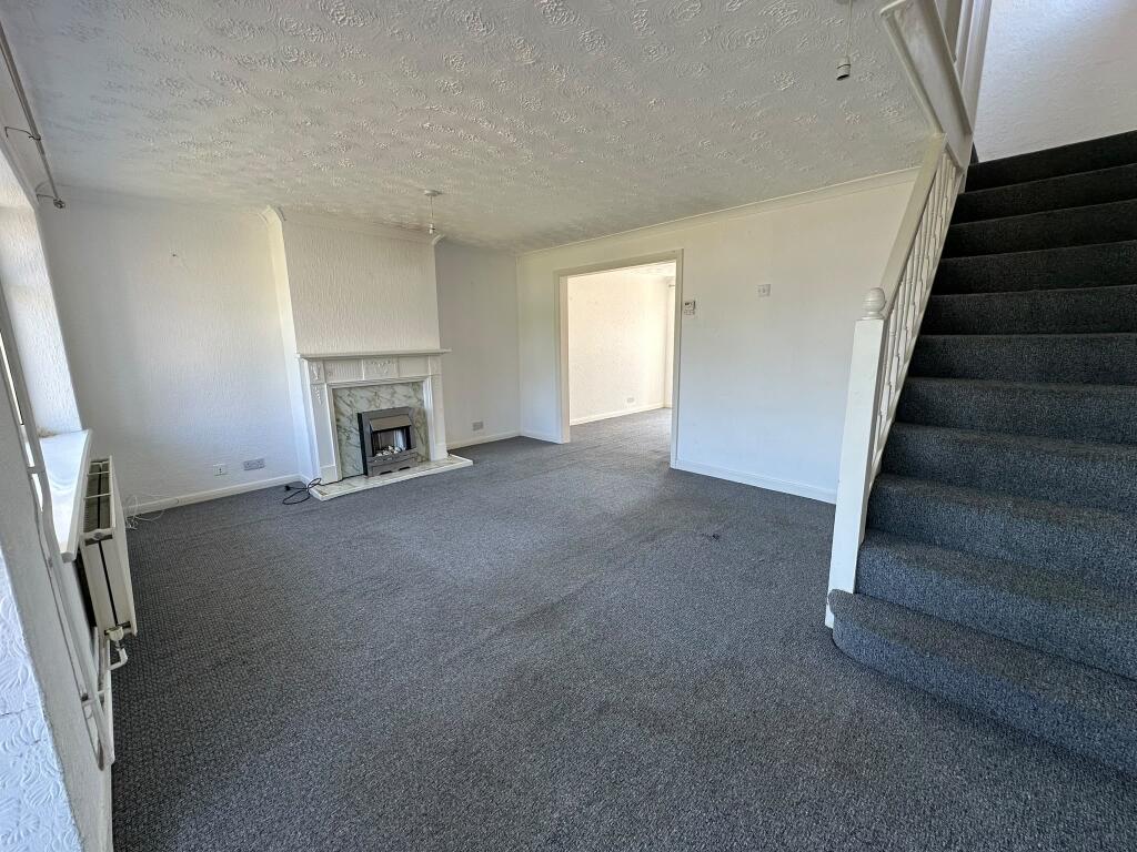 Denbigh Close, Tonteg, Pontypridd, Rhondda Cynon Taf photo 4