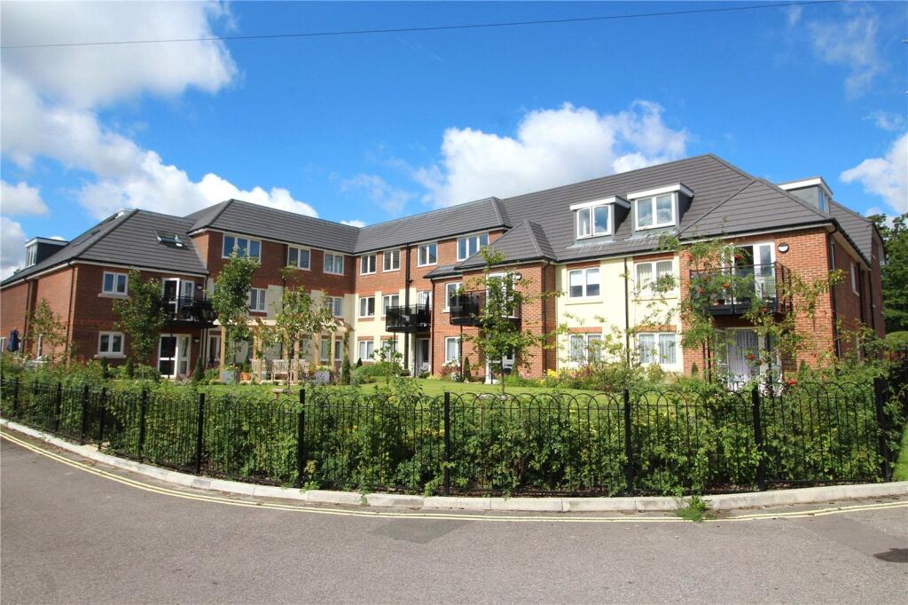 1-bed other on Crookham Road, Fleet, GU51, £417,950