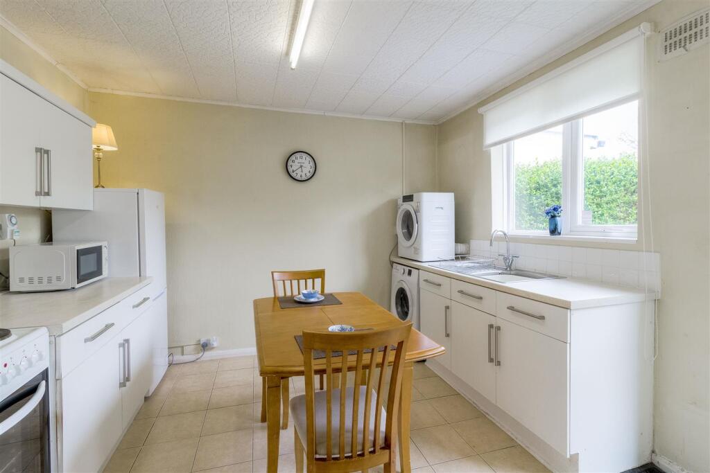 Woodland Road, Rushden photo 4